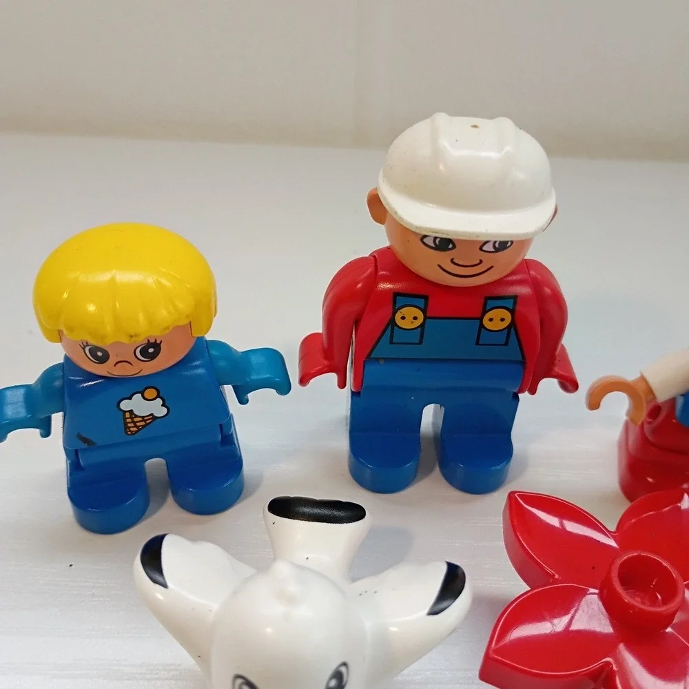 Lego Duplo Figures Accessories Lot Of 5